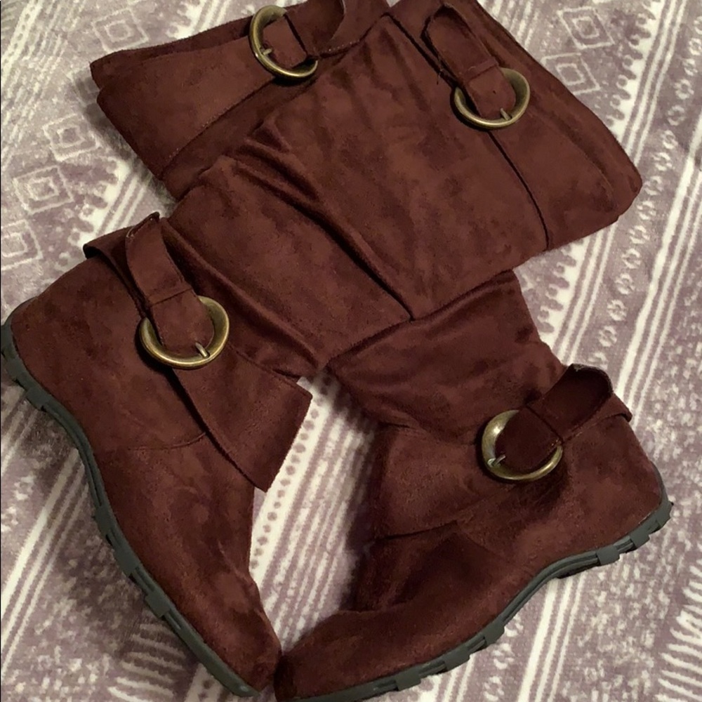 Brown boots 👢